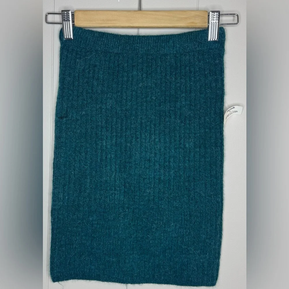 NWT Happily Grey Mini Stretch Ribbed Elastic Waist Sweater Skirt Womens Small